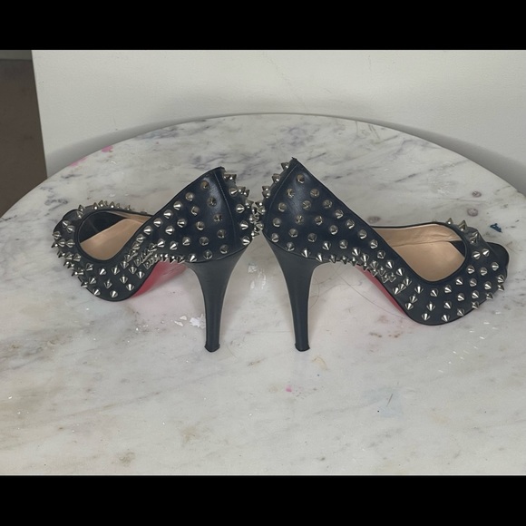Christian Louboutin Black Very Prive
120 Nappa Studded Pumps size 38.5 - Picture 4 of 8